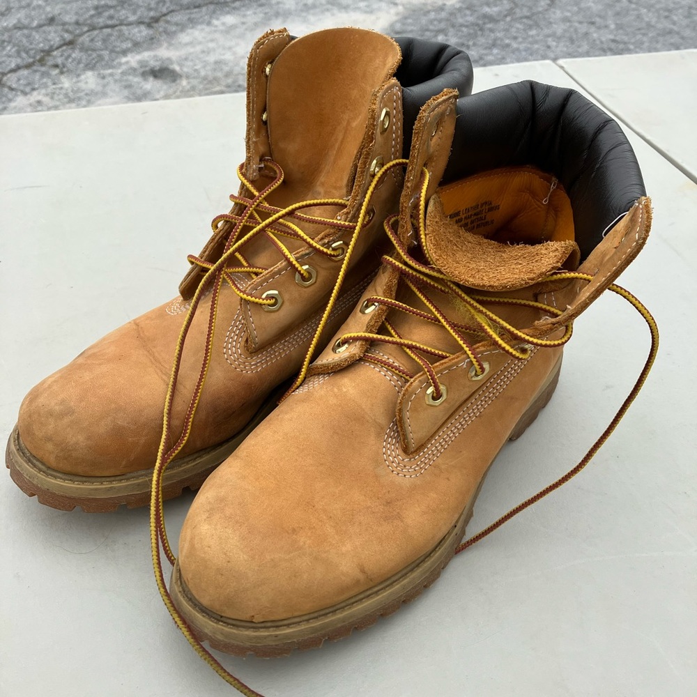 Women’s size 9 timberland boots